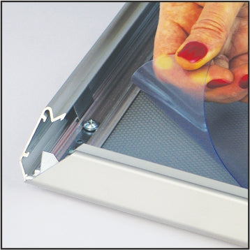 Lockable Silver Snap Frames (32mm Mitred)